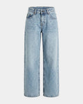Loose-fitting jeans in a 2000s style, boyfriend style.